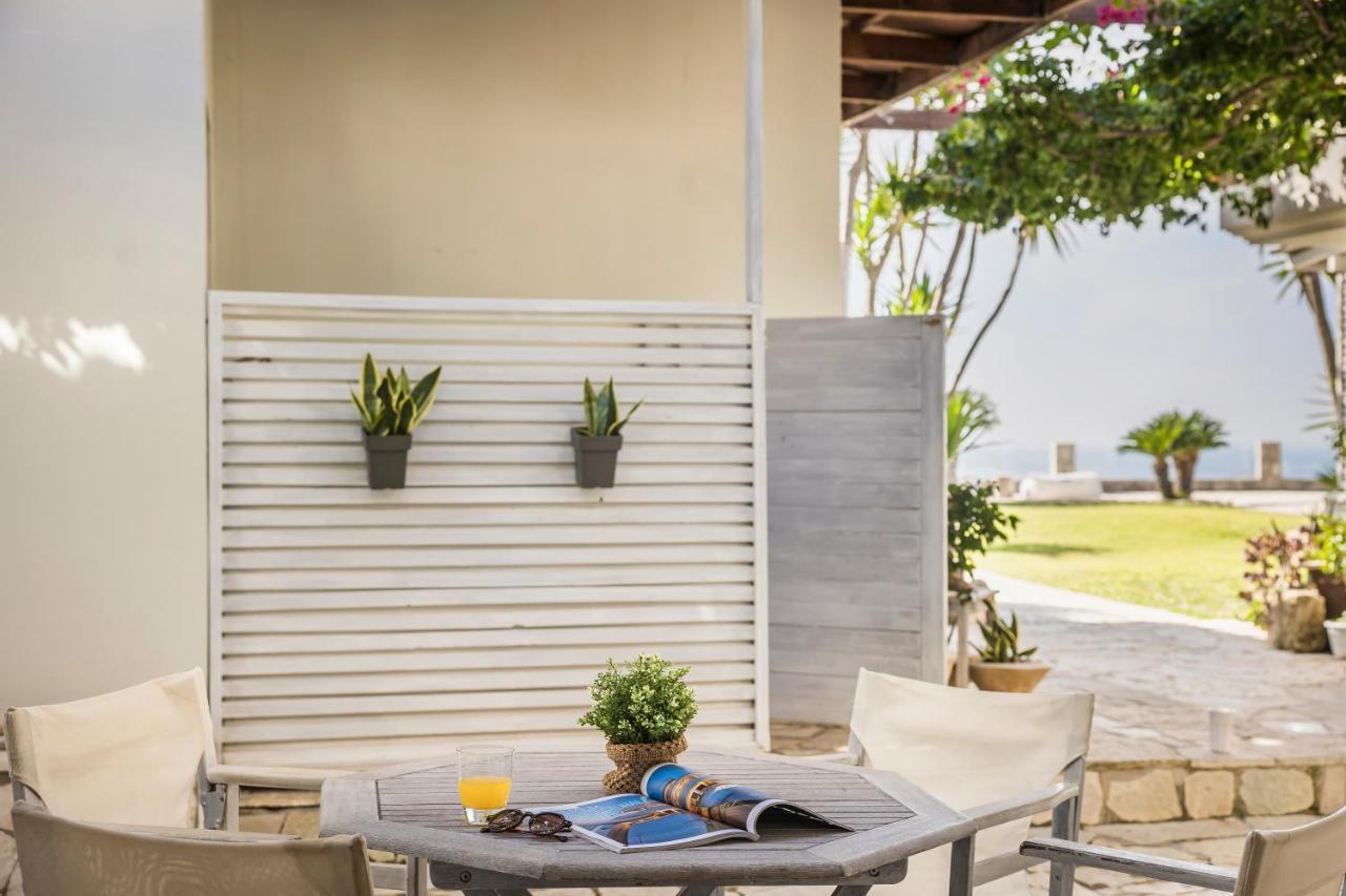 Agnanti Suites Minia Exterior foto