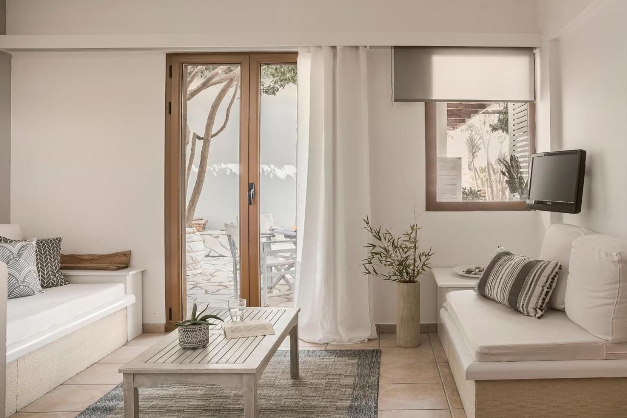 Agnanti Suites Minia Exterior foto