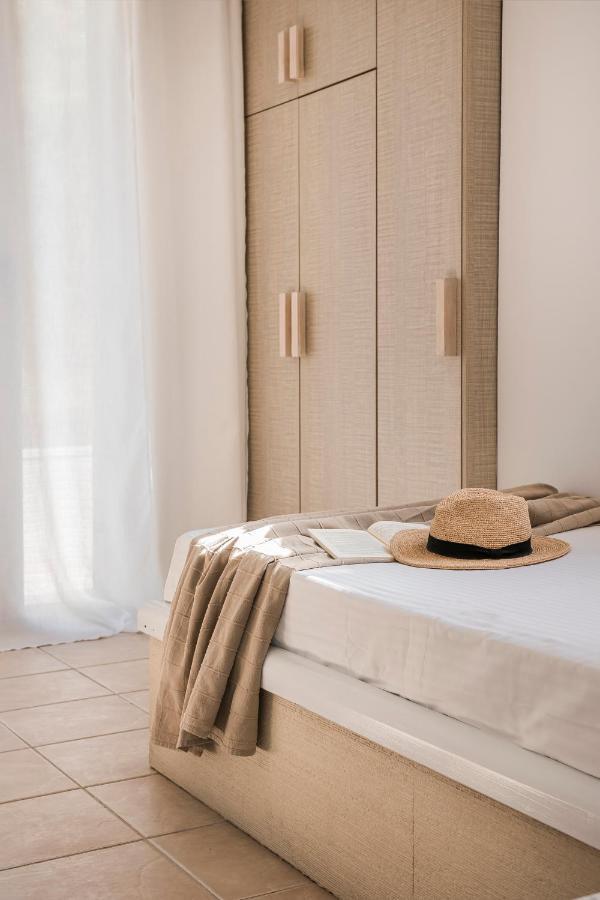 Agnanti Suites Minia Exterior foto
